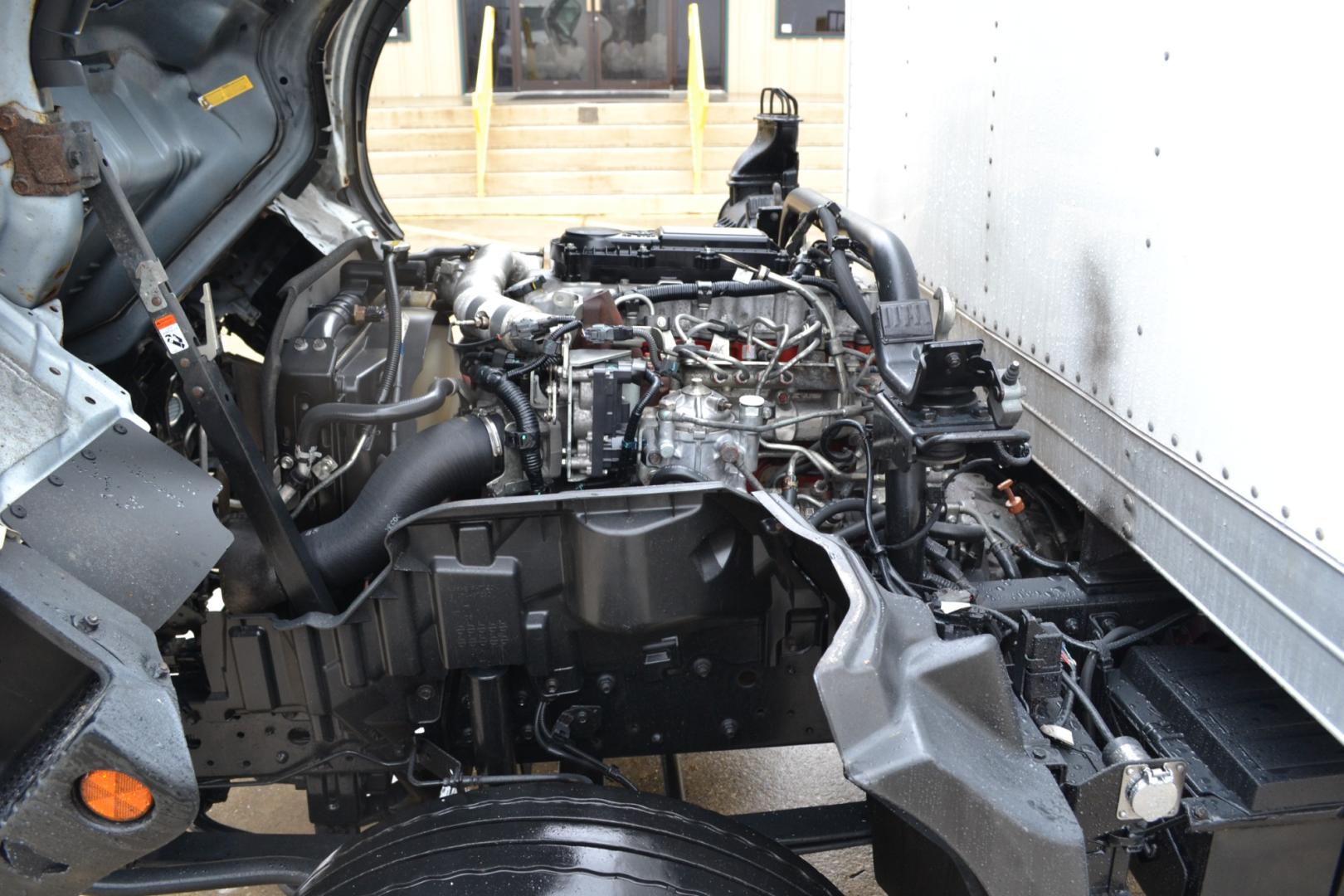 2019 WHITE HINO 155 with an JO5E-TP 5.1L 210HP TURBO CHARGED DIESEL engine, AISIN A465 6SPD AUTOMATIC transmission, located at 9172 North Fwy, Houston, TX, 77037, (713) 910-6868, 29.887470, -95.411903 - Photo#15